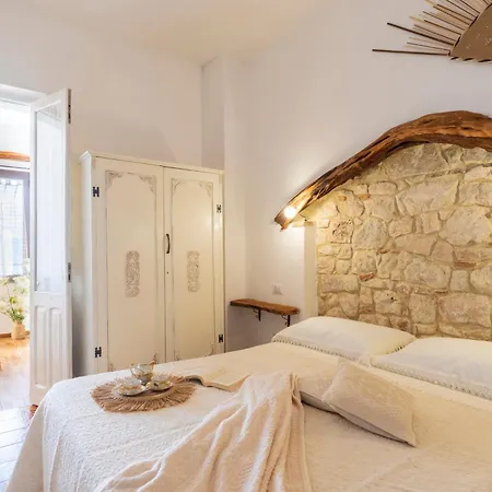 Steddueoro לינה וארוחת בוקר