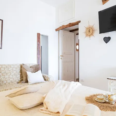 Steddueoro לינה וארוחת בוקר 3*