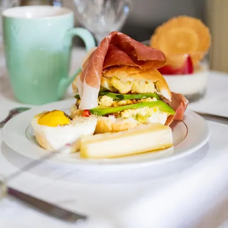 ベッド・アンド・ブレックファスト Steddueoro 3*